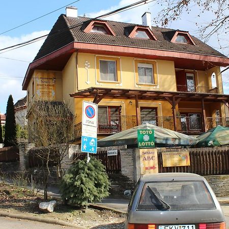 Herczeg Apartment Miskolc Exterior foto