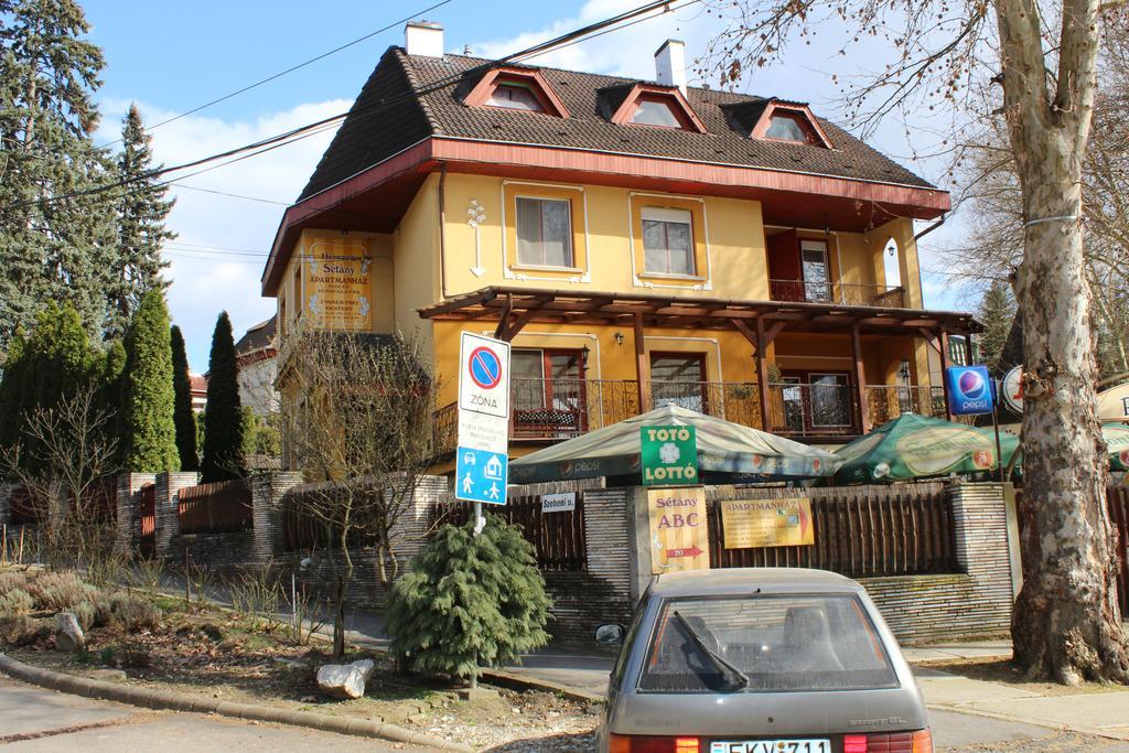 Herczeg Apartment Miskolc Exterior foto