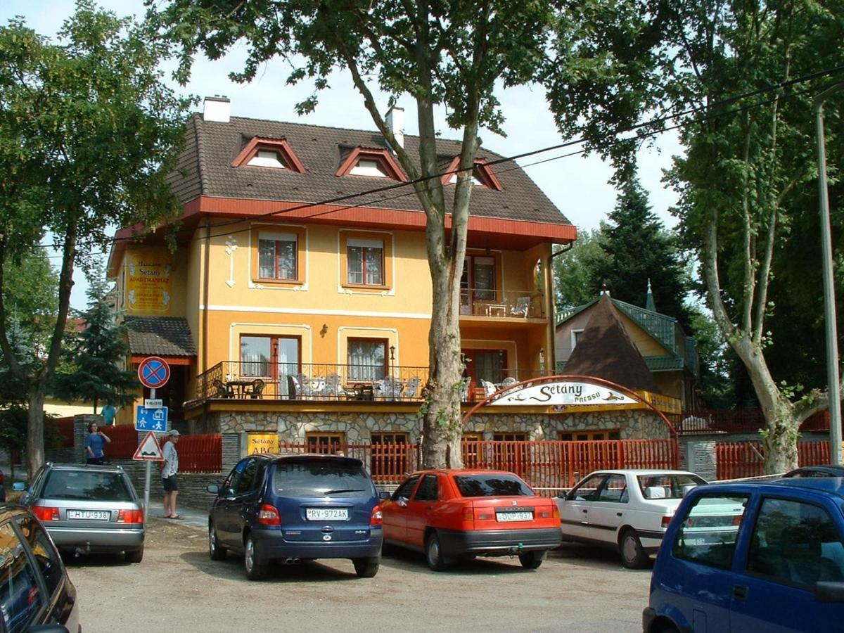 Herczeg Apartment Miskolc Exterior foto